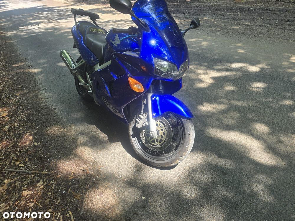 Honda VFR - 34