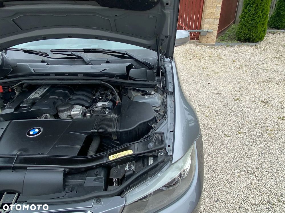 BMW Seria 3 318i - 28