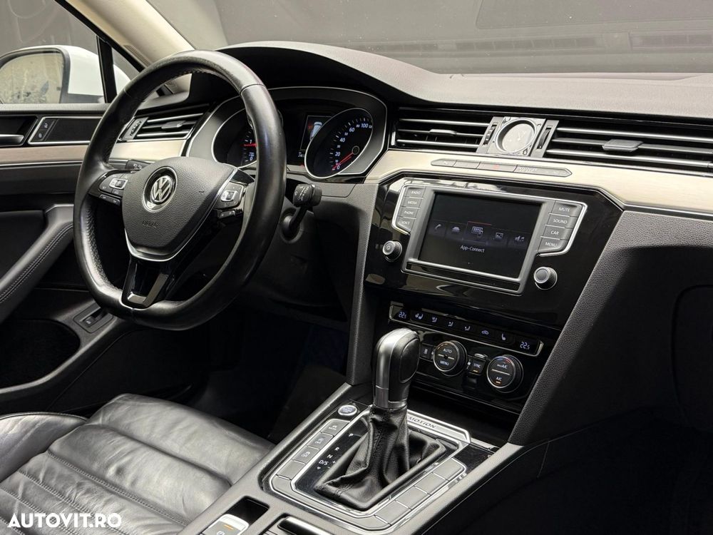 Volkswagen Passat Variant 2.0 TDI DSG 4Motion Highline - 9
