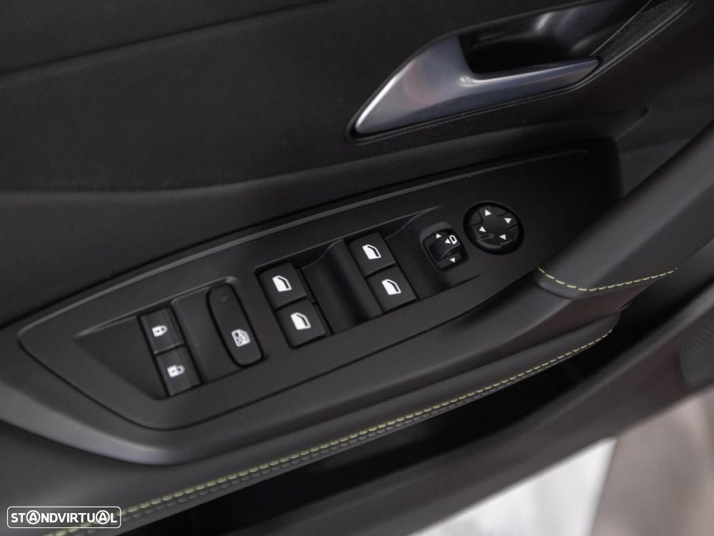Peugeot 408 Plug-In Hybrid 225 e-EAT8 GT - 13
