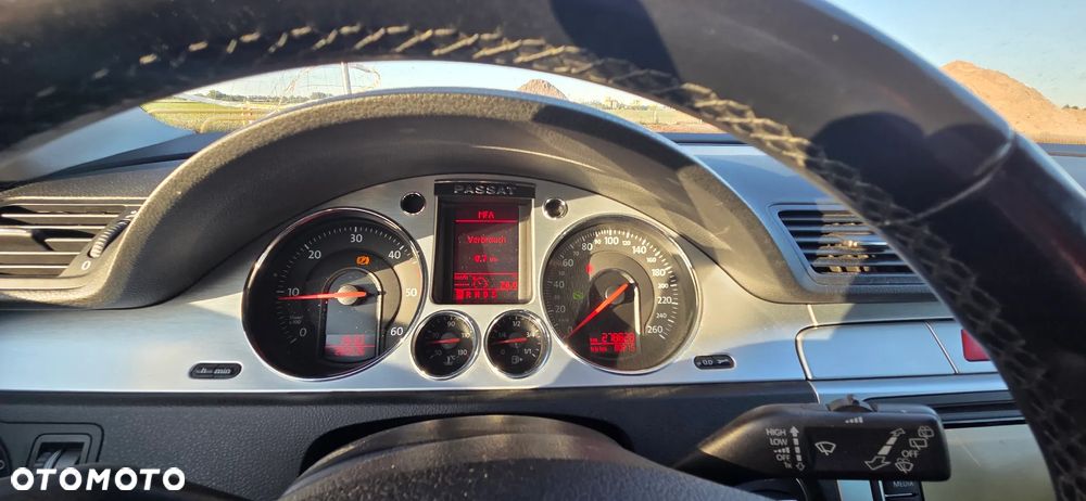 Volkswagen Passat 2.0 TDI Highline DSG - 14