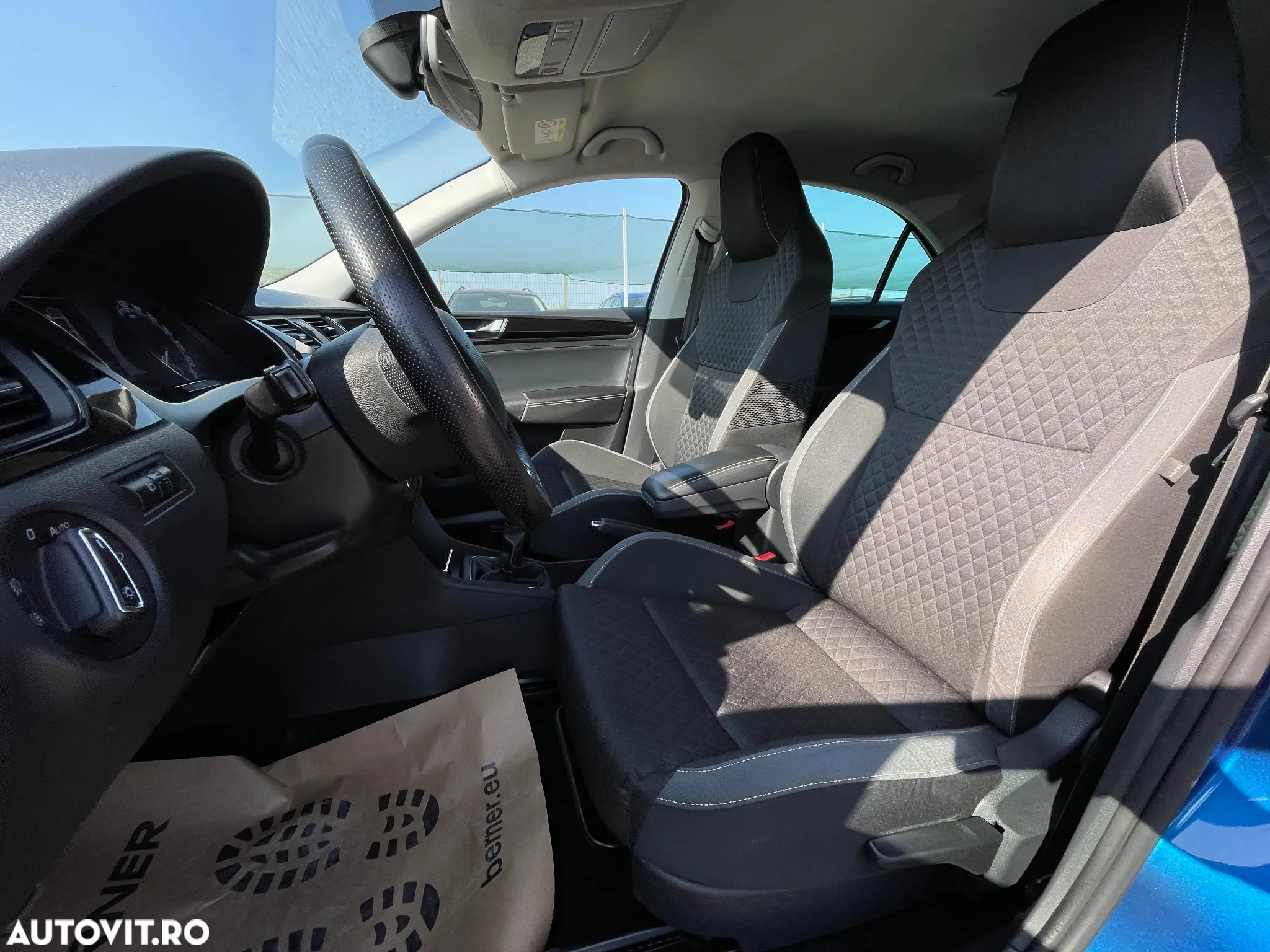 Skoda RAPID 1.0 TSI Style - 22