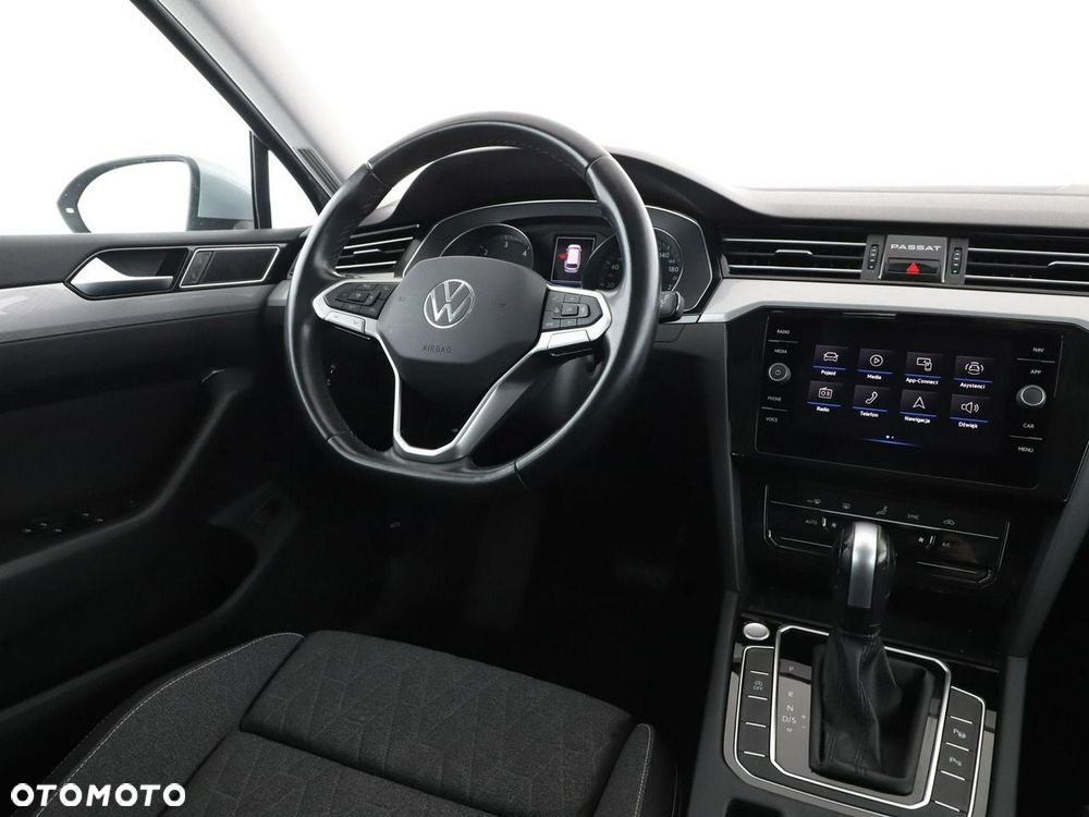 Volkswagen Passat Variant 2.0 TDI SCR DSG Business - 17