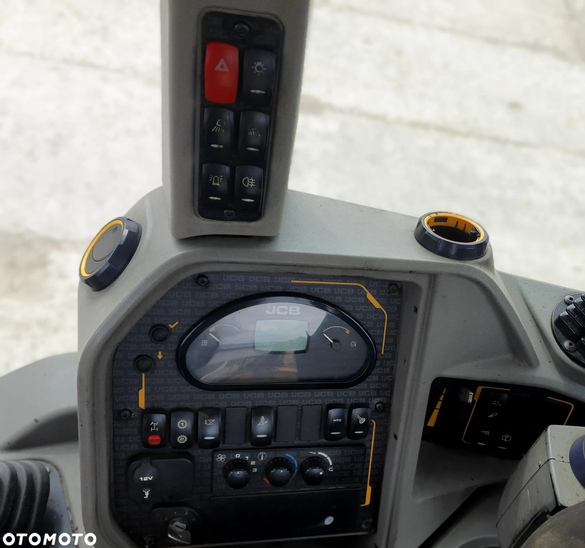 JCB 3cx Compact - 11