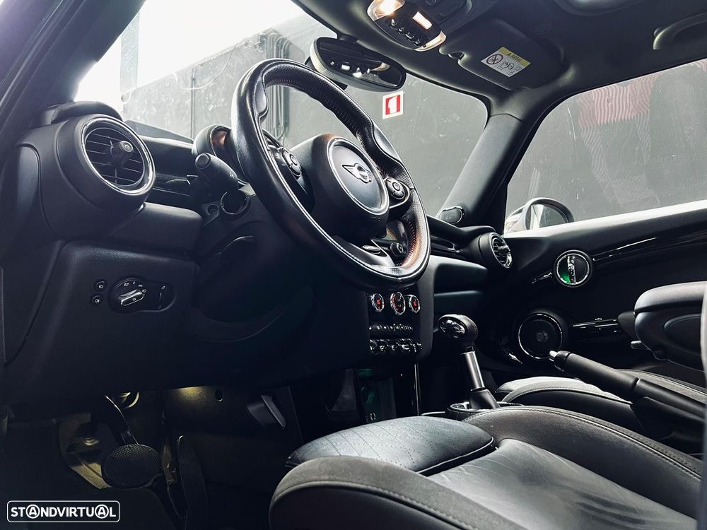 MINI 5 Portas Cooper SD Aut. - 19