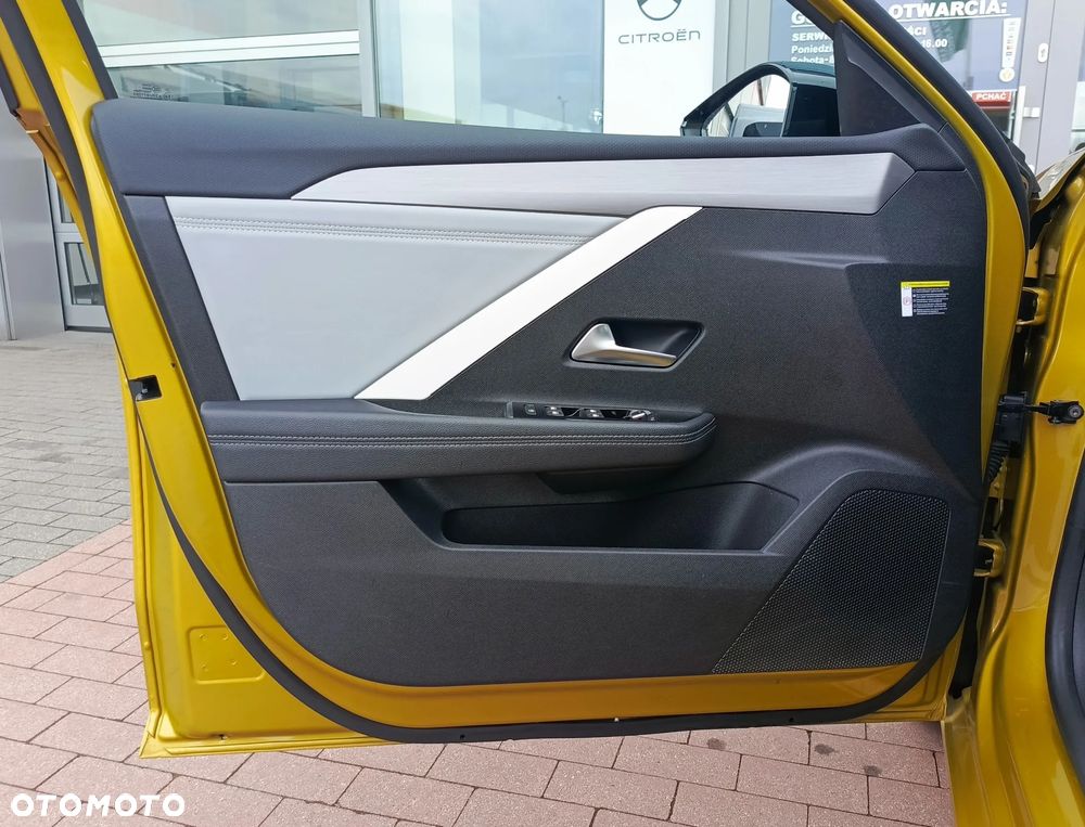 Opel Astra 1.2 T Elegance S&S - 13