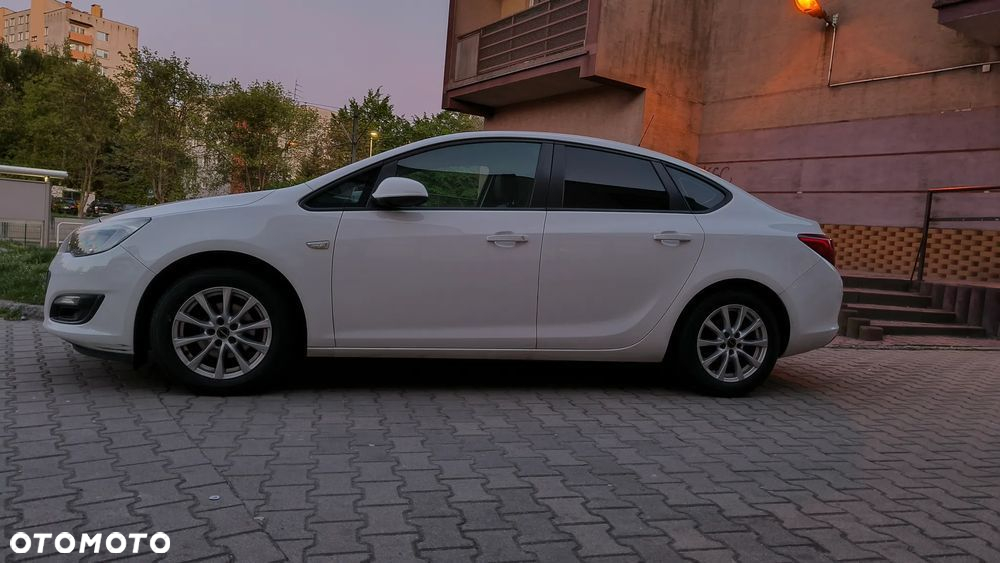 Opel Astra IV 1.6 Enjoy - 3