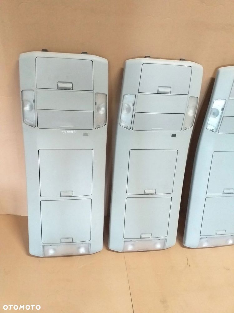 Toyota Tundra LAMPKA PODSUFITKI SCHOWEK PANEL - 3