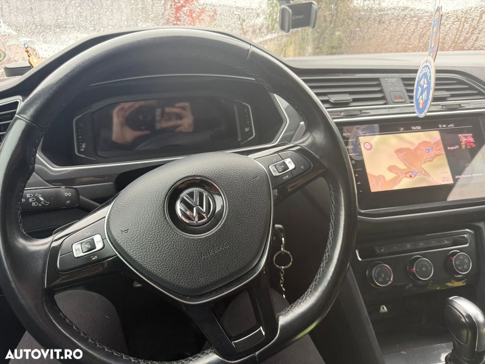 Volkswagen Tiguan - 2