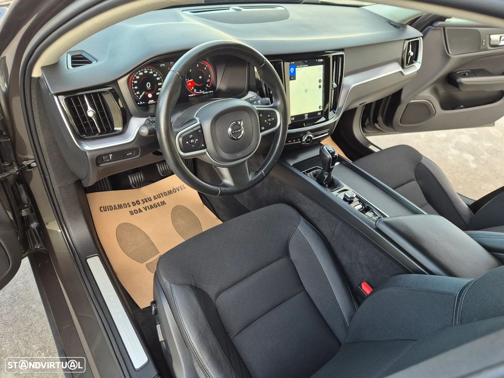 Volvo V60 2.0 D3 Momentum Plus - 18