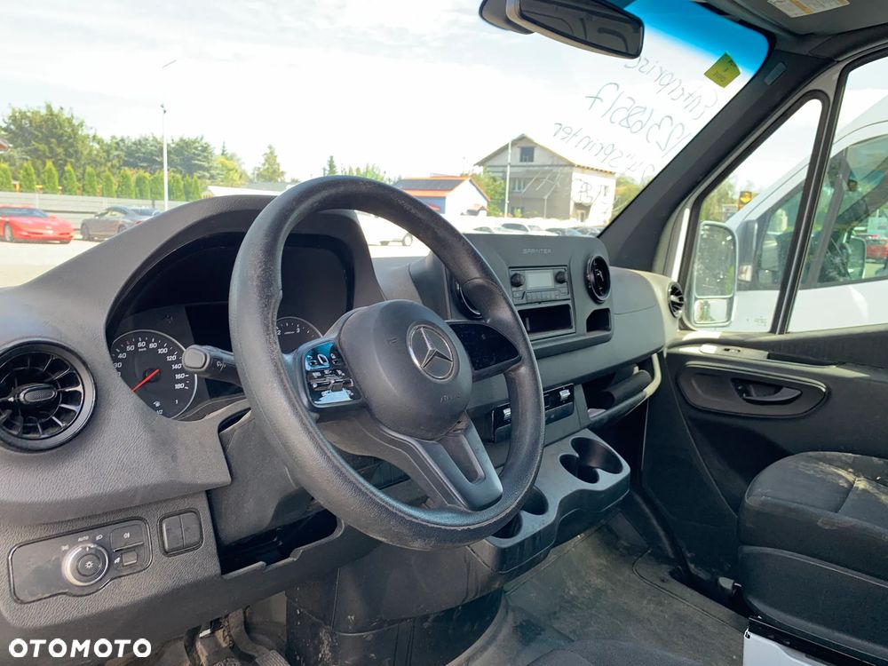 Mercedes-Benz Sprinter - 9