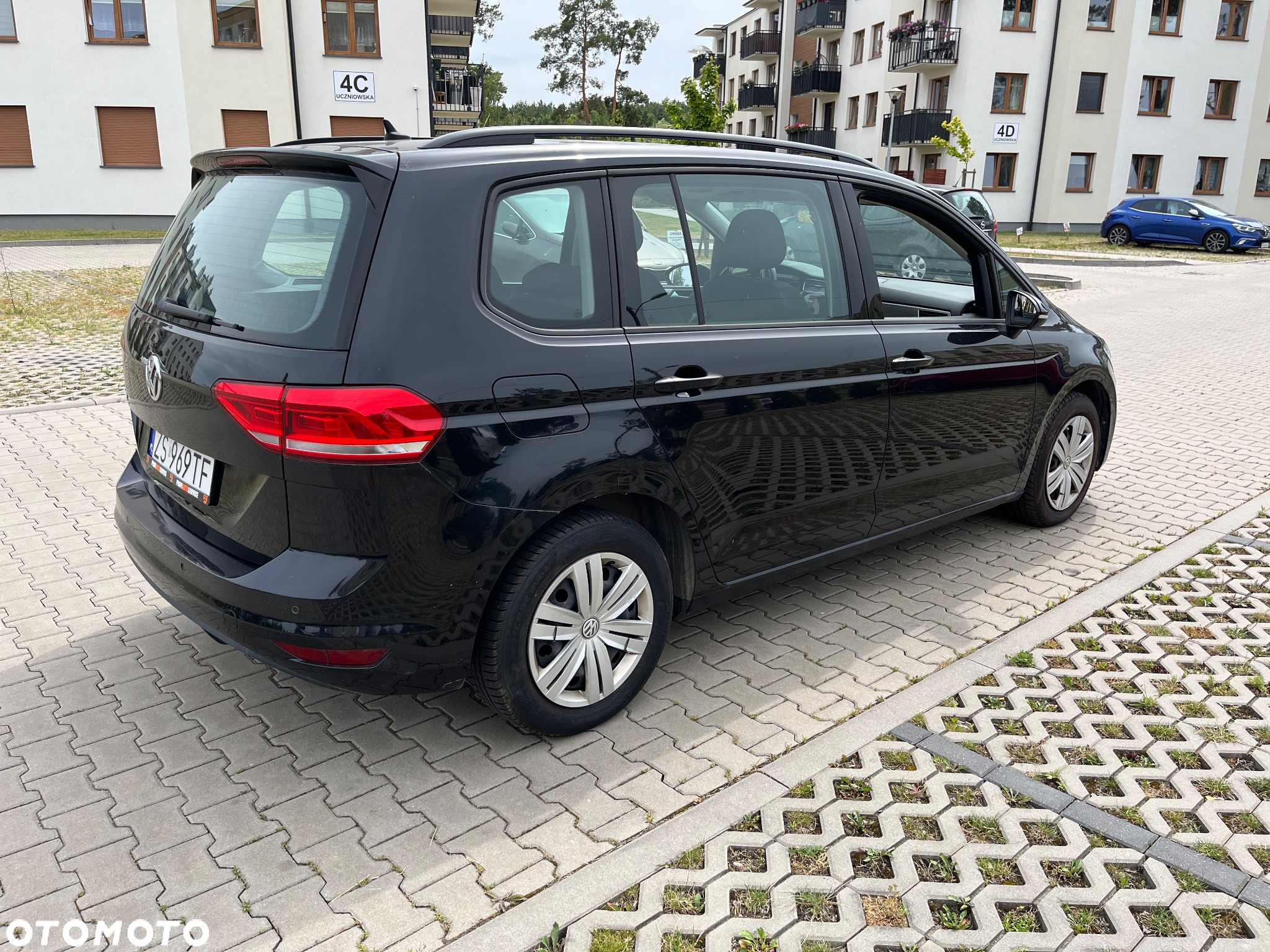 Volkswagen Touran 1.6 TDI SCR (BlueMotion Technology) DSG Trendline - 11