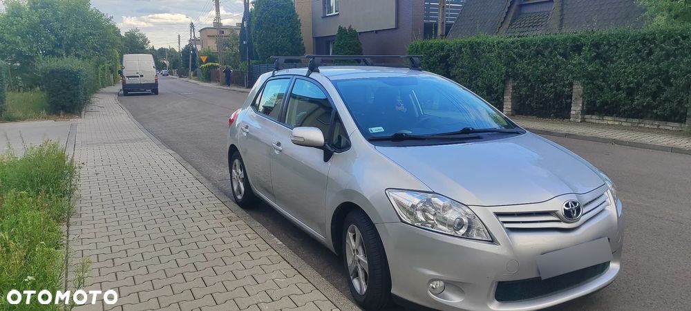 Toyota Auris 1.6 Terra - 2