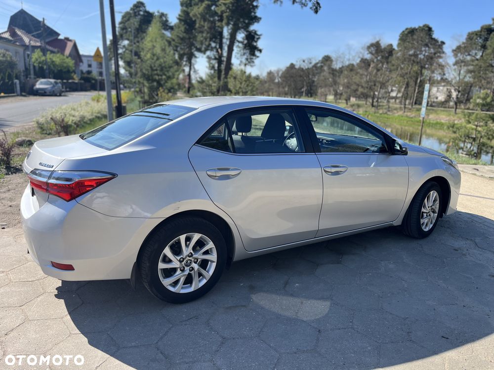 Toyota Corolla - 2