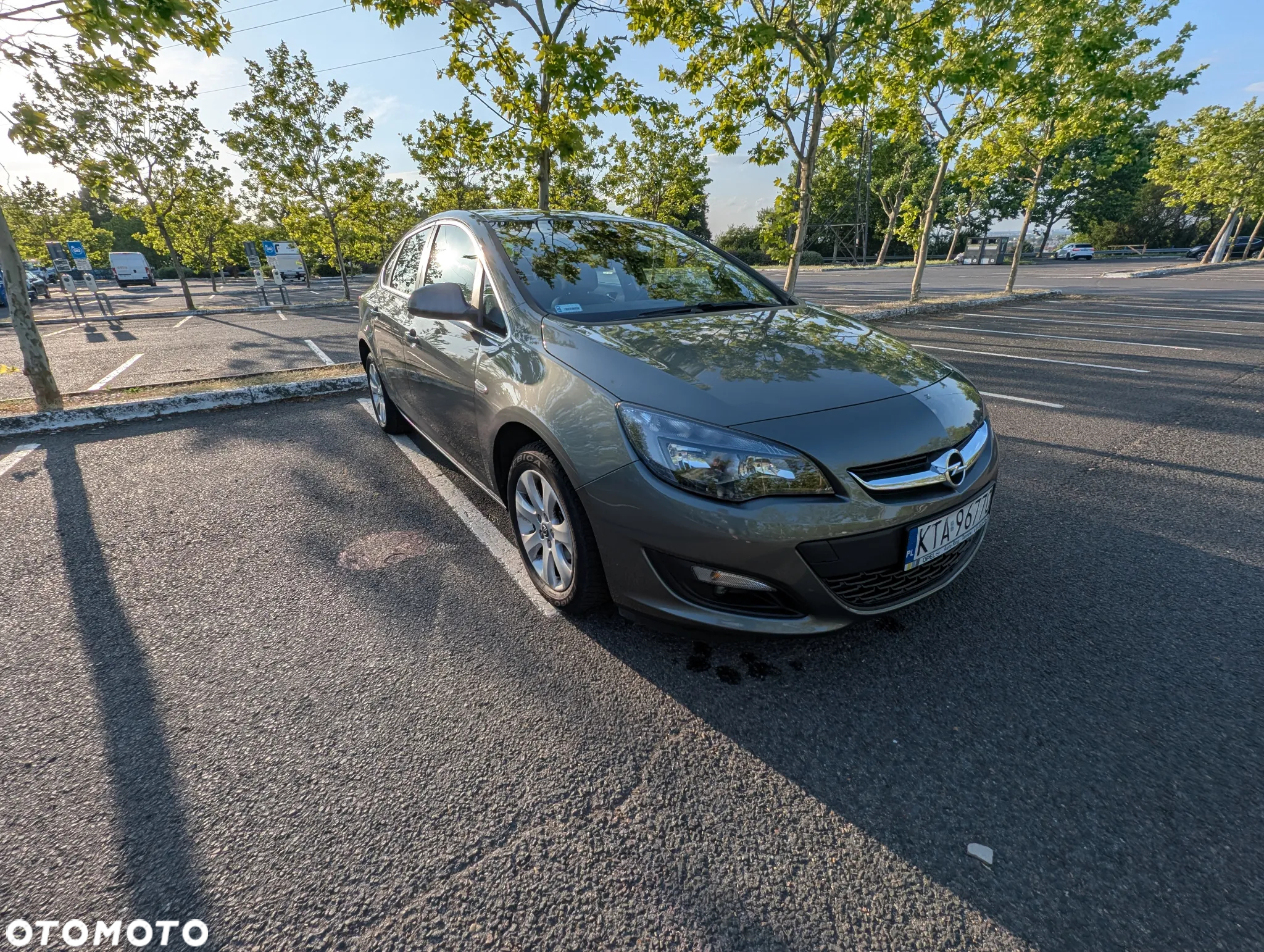 Opel Astra IV 1.4 T Active EU6 - 11