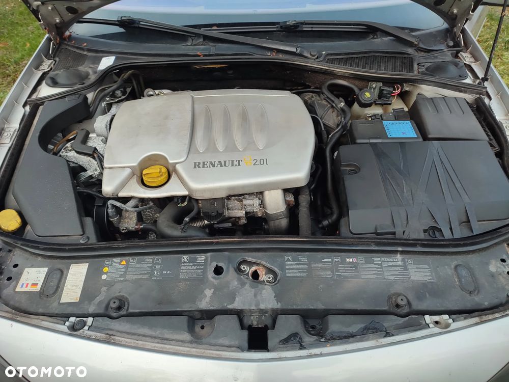 Renault Laguna 2.0 dCi FAP Initiale - 22