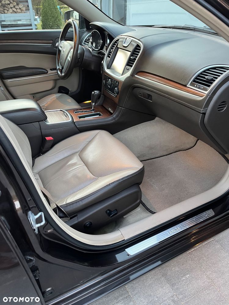 Lancia Thema 3.0CRD Executive - 8