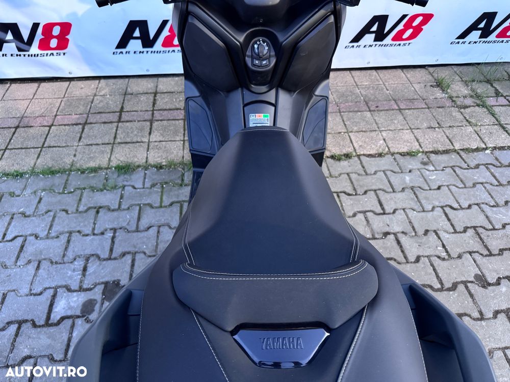 Yamaha XMAX 300 - 10