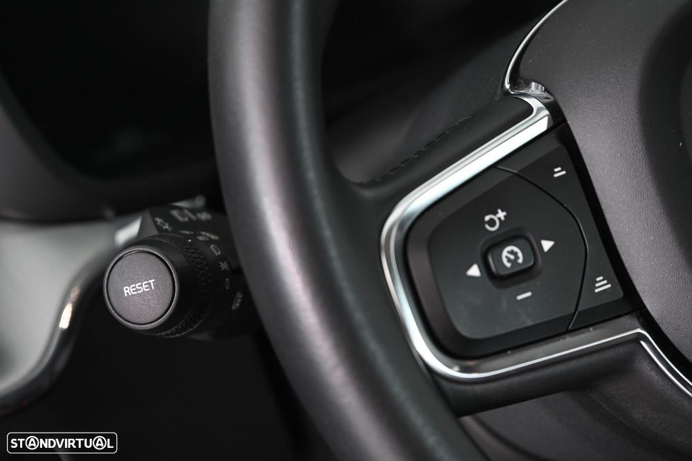 Volvo XC 60 2.0 T8 PHEV Inscription AWD - 16