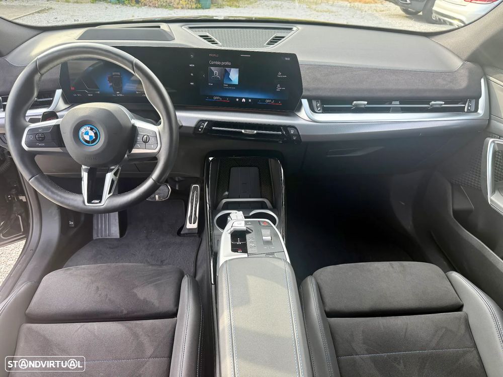 BMW iX2 eDrive20 Pack Desportivo M Pro - 8