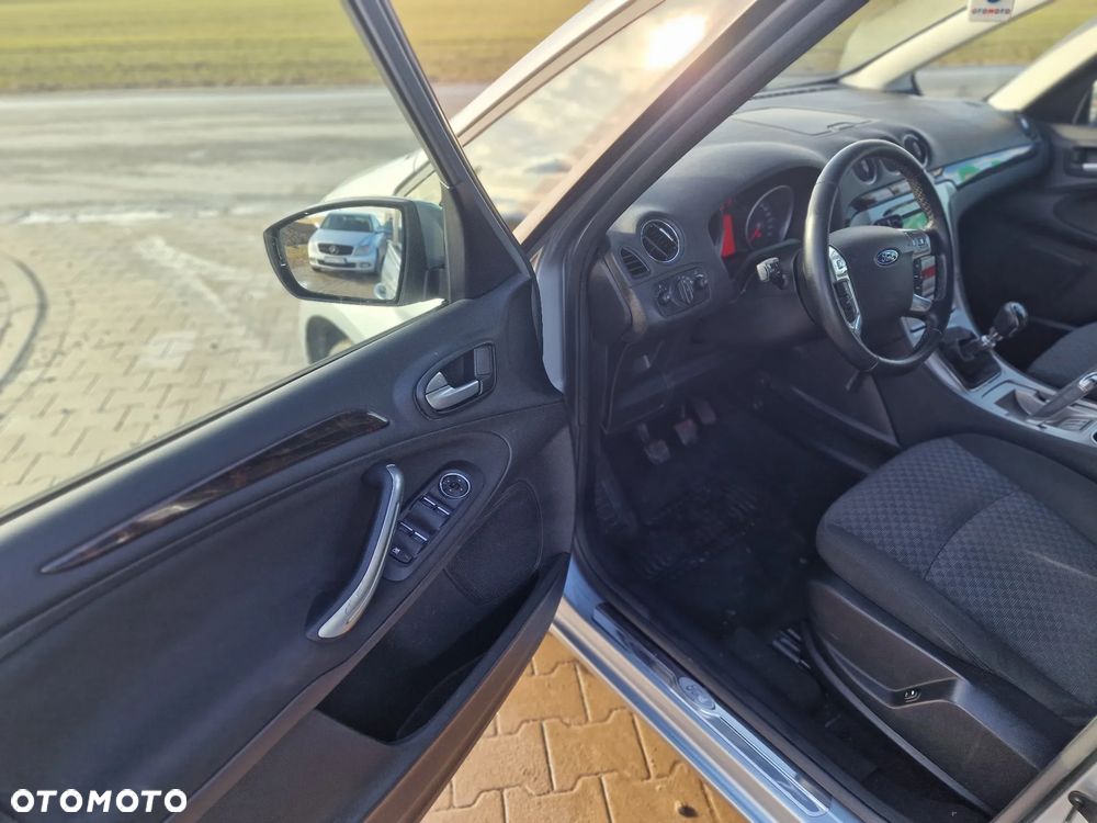 Ford Galaxy 2.0 TDCi Ghia - 17