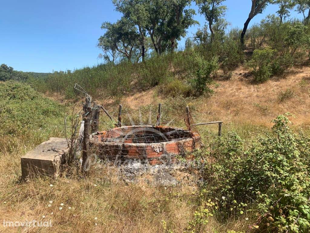 Prédio Rústico em São Francisco da Serra - Grande imagem: 4/28