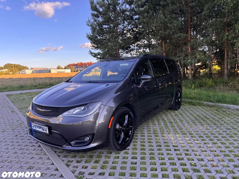 Chrysler Pacifica - 5