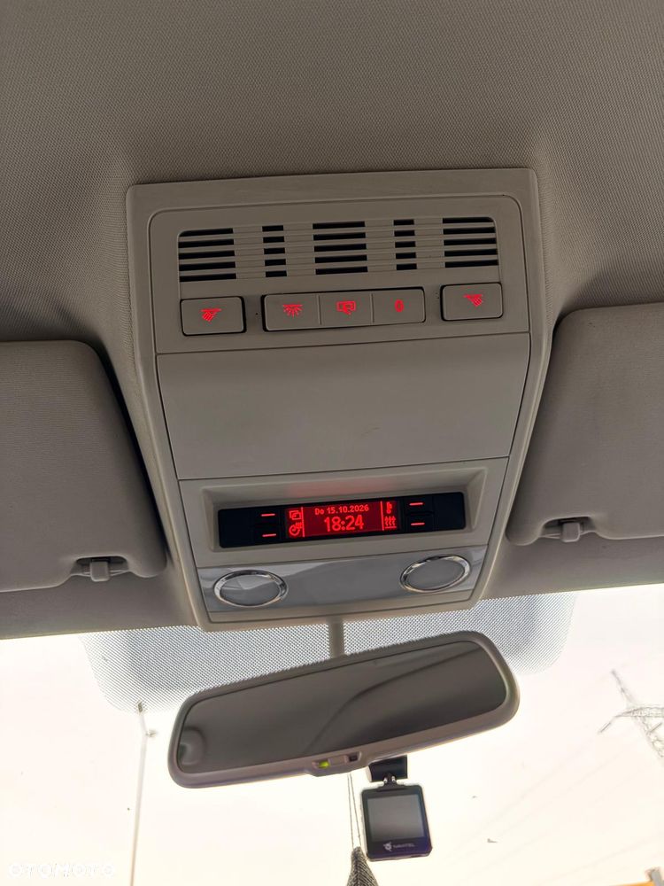 Volkswagen Multivan - 20
