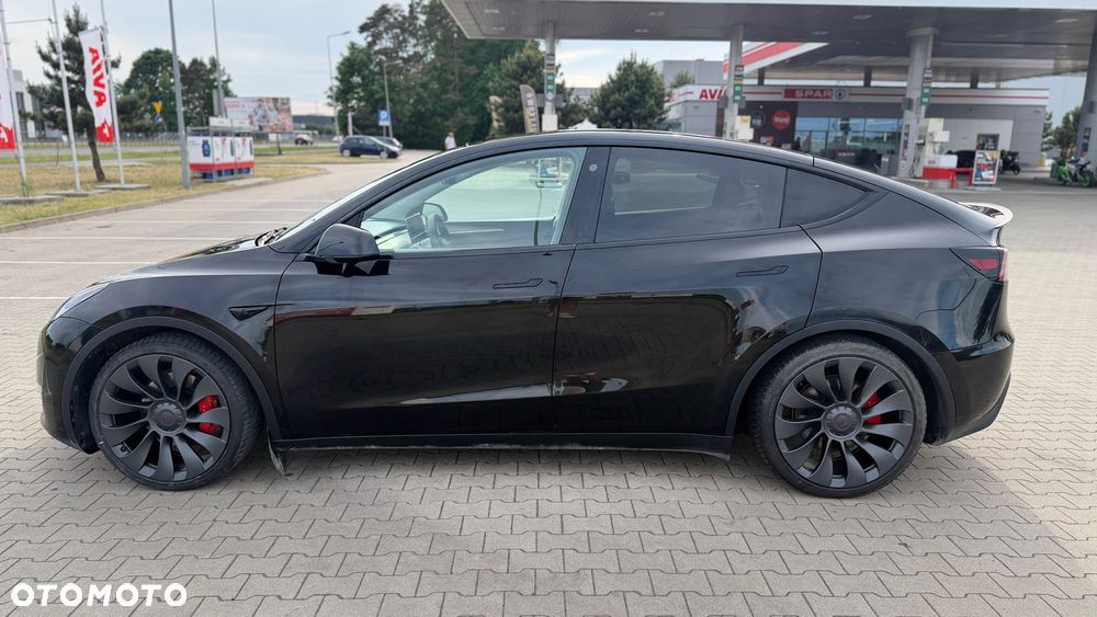 Tesla Model Y - 5