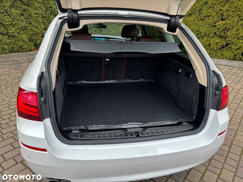 BMW Seria 5 520d Luxury Line - 11