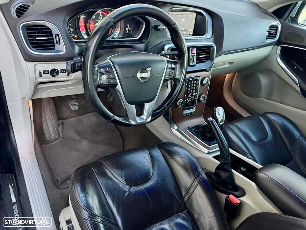 Volvo V40 1.6 D2 R-Design Momentum - 4