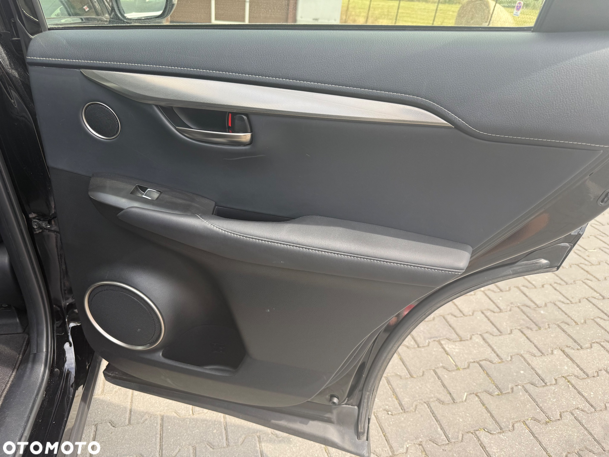 Lexus NX 300h Style Edition - 18
