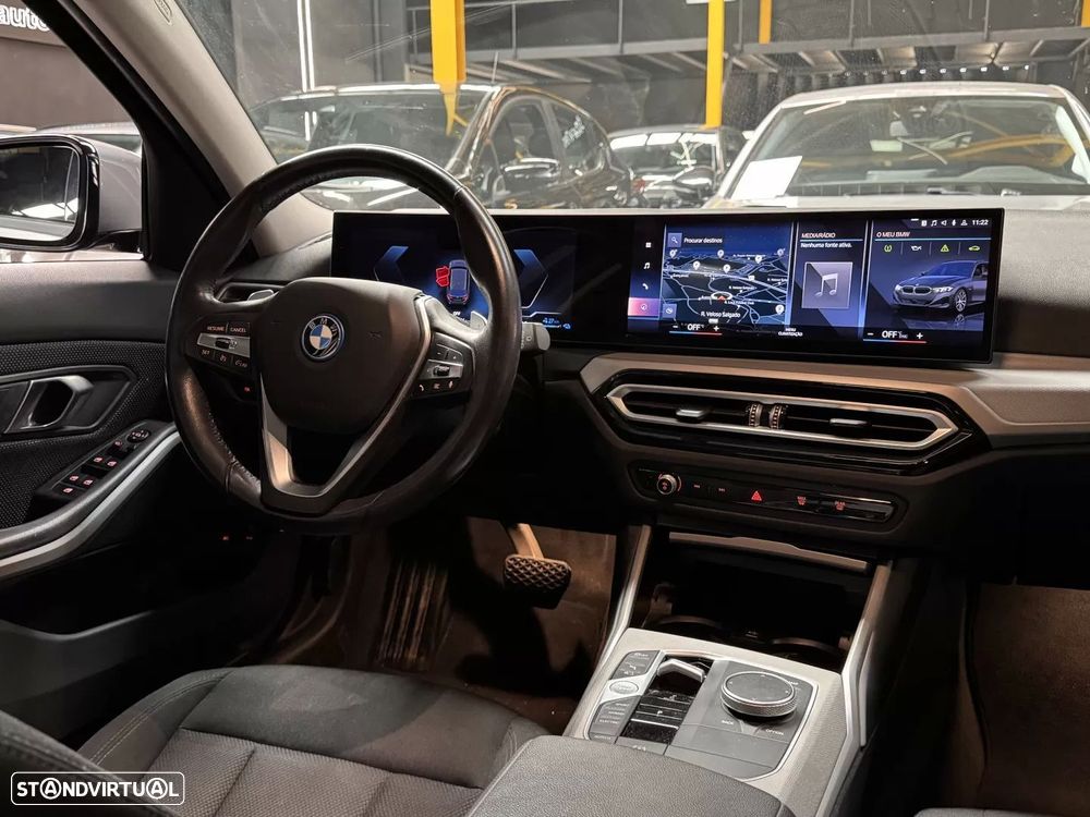 BMW 320 e Pack Essence Auto - 20