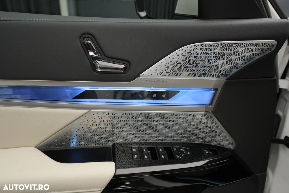 BMW Seria 7 740d xDrive MHEV - 10