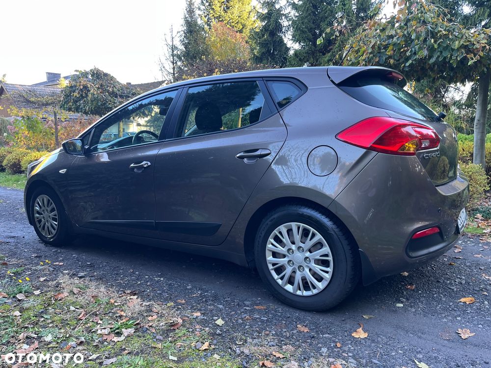 Kia Ceed - 4