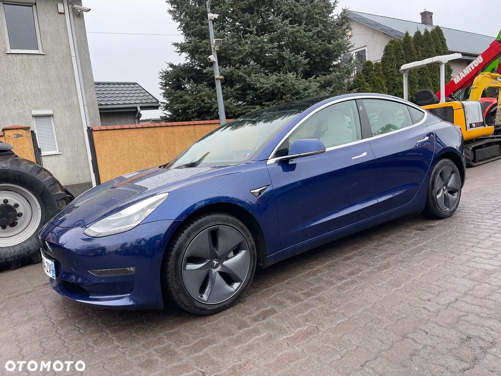 Tesla Model 3 - 2