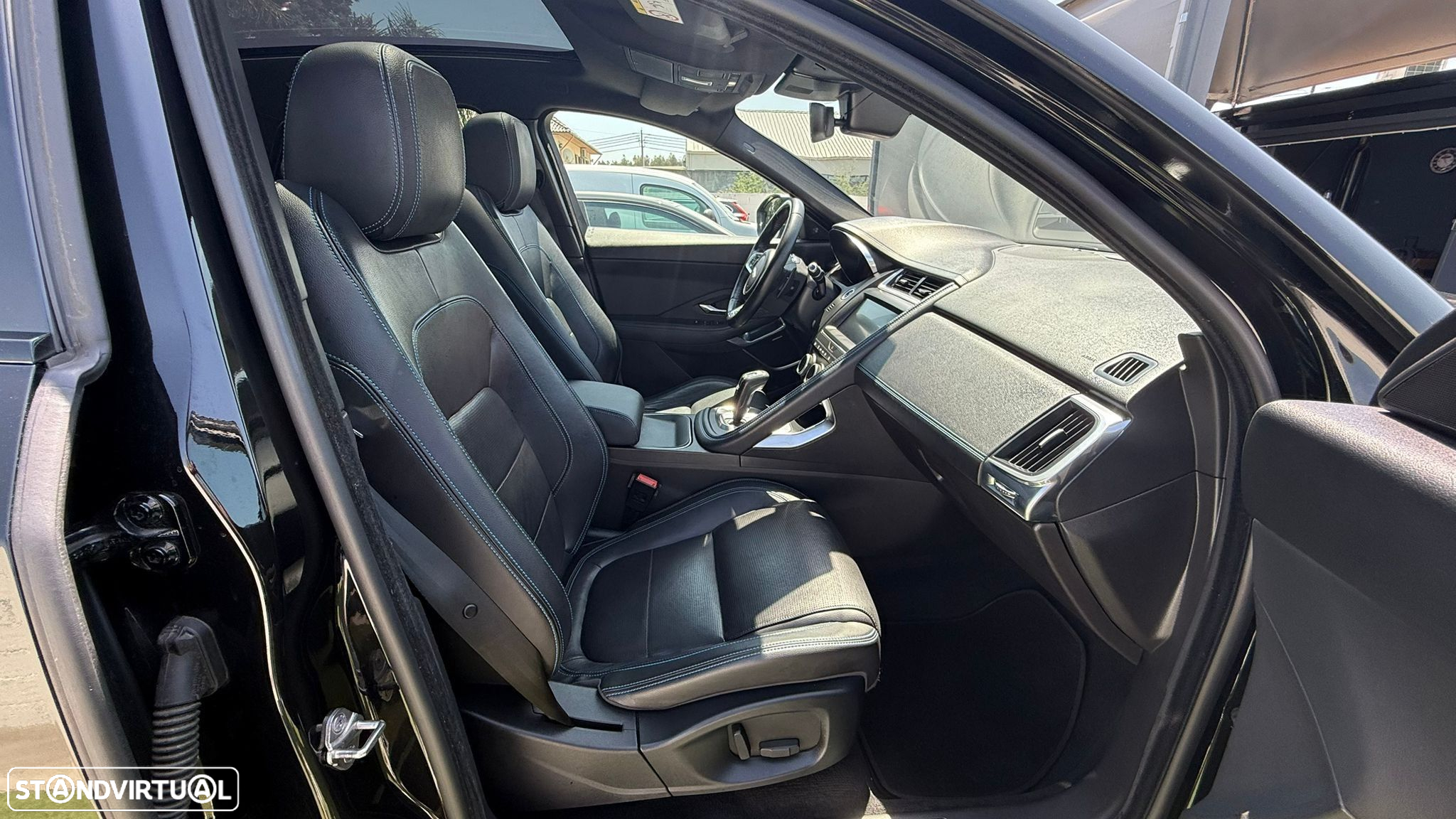 Jaguar E-Pace 2.0 i4D R-Dynamic AWD Aut. - 20