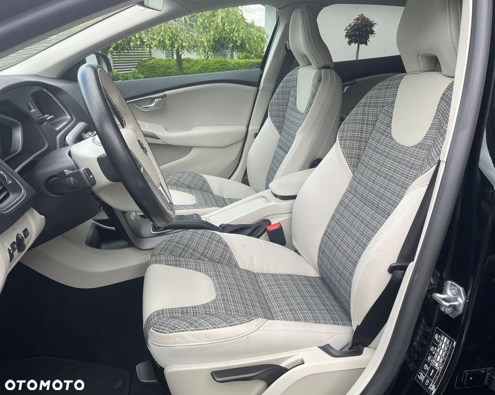 Volvo V40 T2 Geartronic Summum - 12