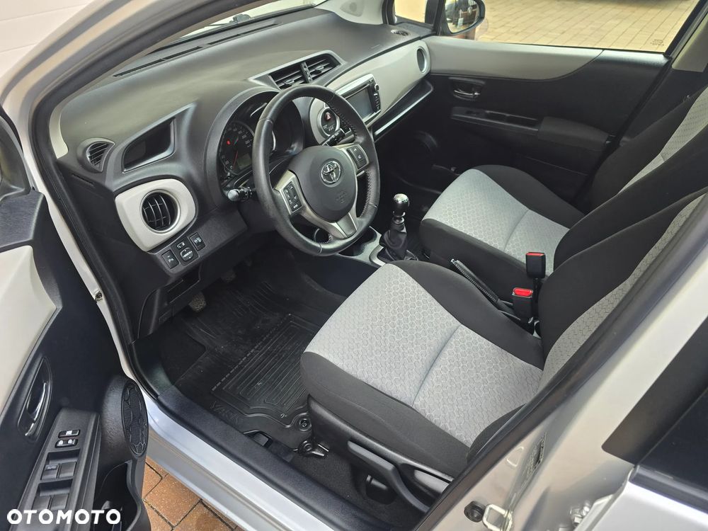 Toyota Yaris 1.33 VVT-i Executive - 5