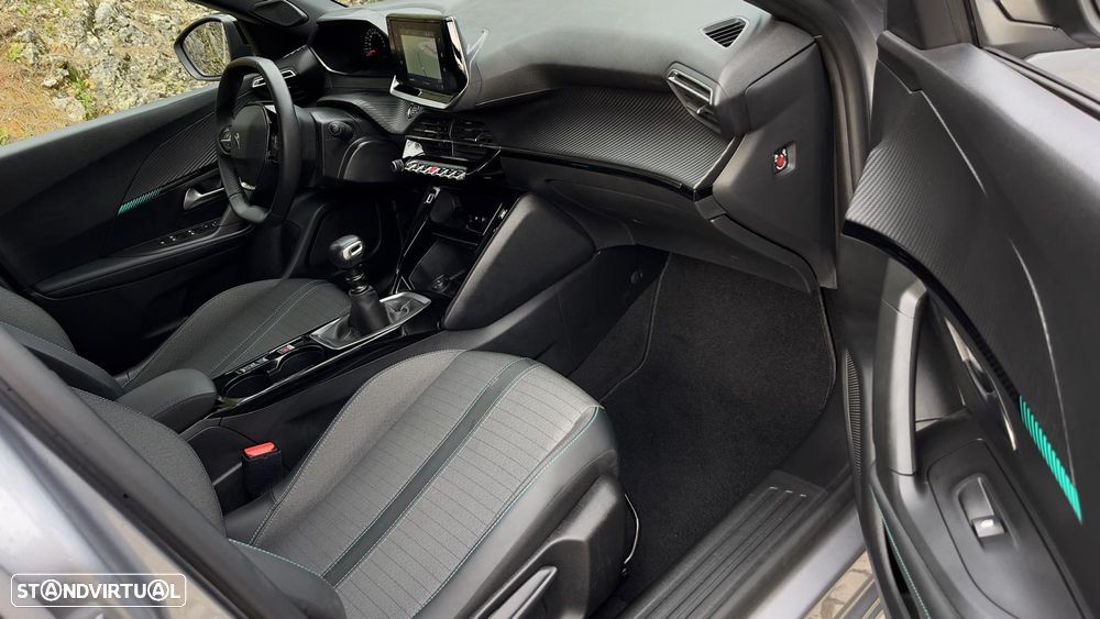 Peugeot 2008 PureTech 130 Allure Pack - 29