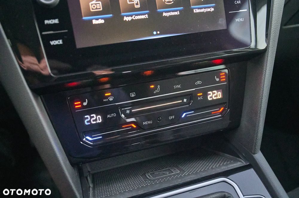 Volkswagen Passat - 31