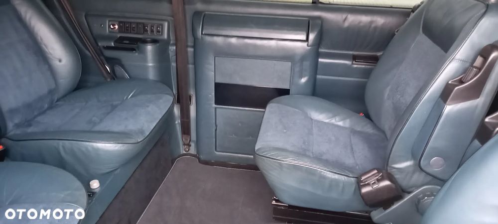 Volkswagen Caravelle - 32