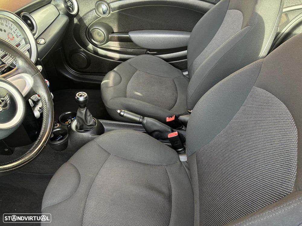 MINI 3 Portas One - 22