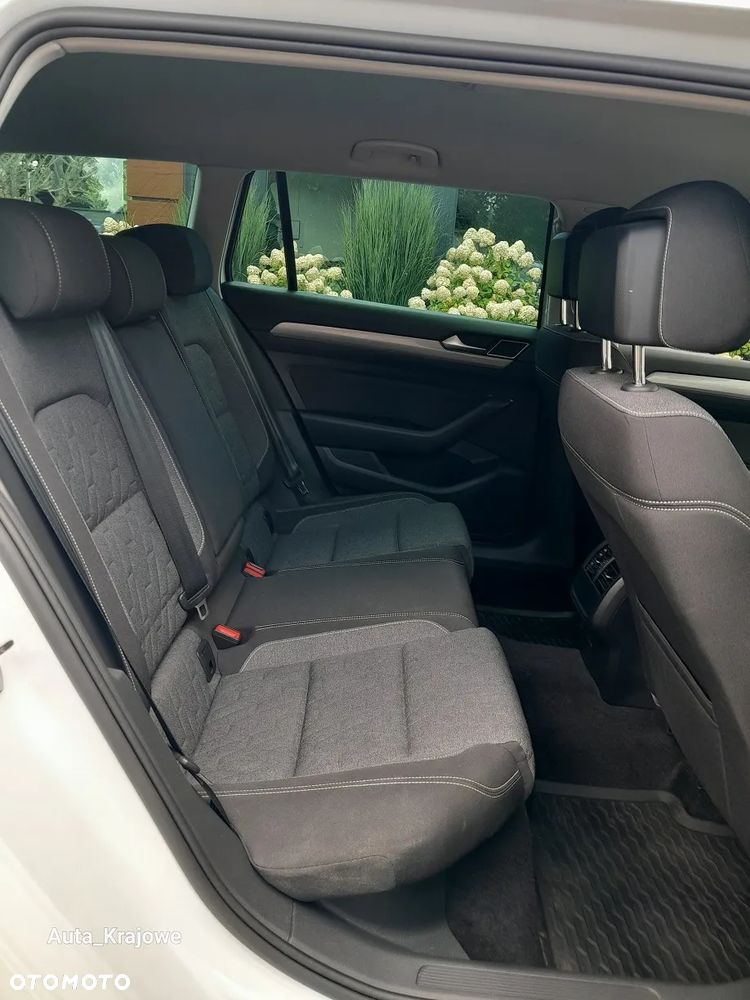 Volkswagen Passat 1.5 TSI EVO Business - 33