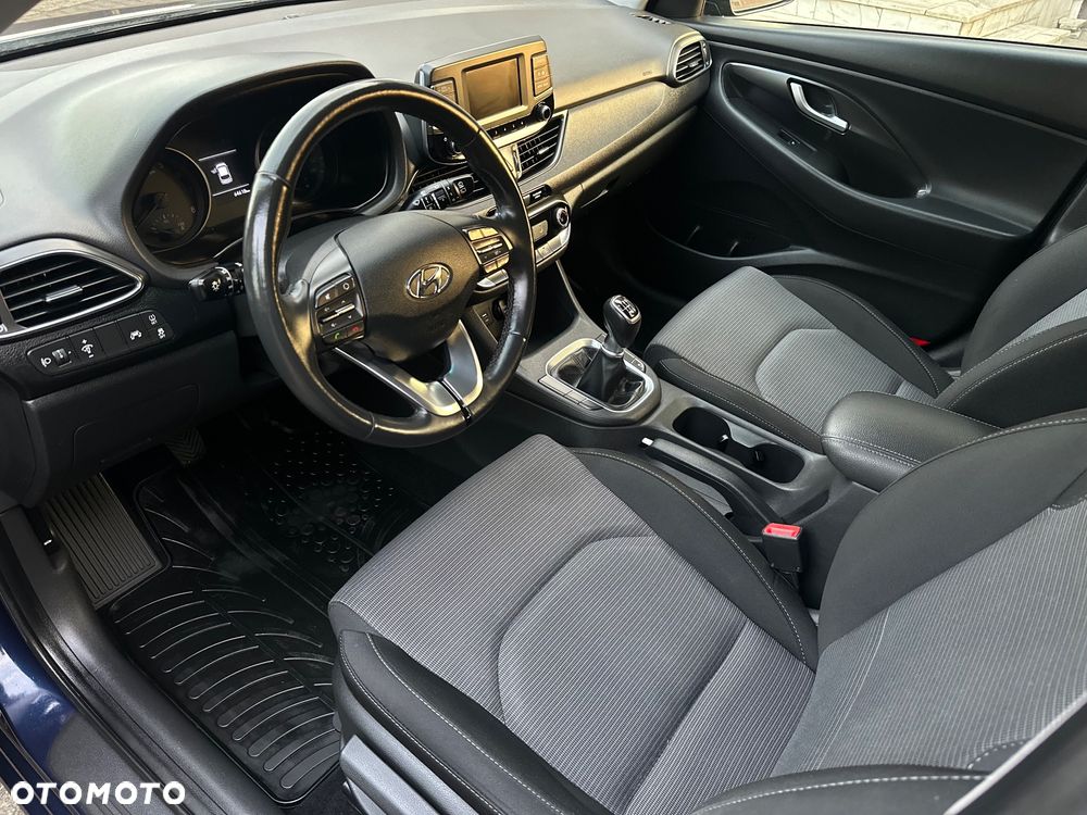 Hyundai i30 1.4 Passion Plus - 12