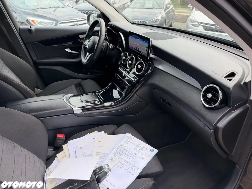 Mercedes-Benz GLC 300 e 4-Matic - 16
