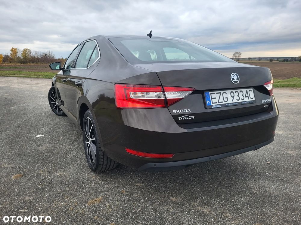 Skoda Superb 2.0 TDI 4x4 Ambition - 25