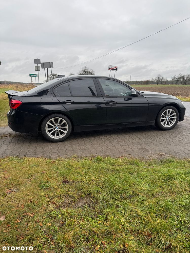 BMW Seria 3 320i Edition Luxury Line Purity - 2