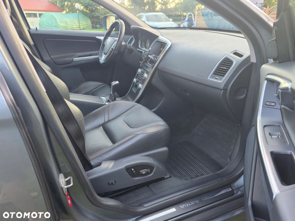 Volvo XC 60 D3 Momentum - 4