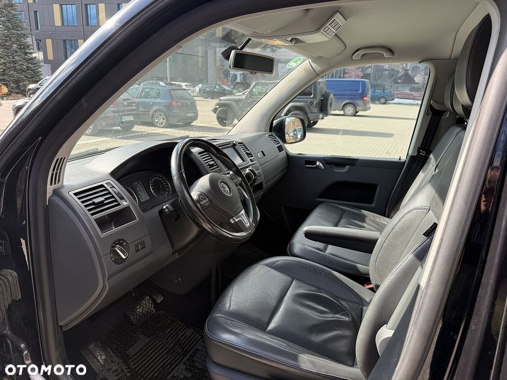 Volkswagen Caravelle - 10